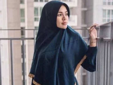 Nikita Mirzani Angkat Bicara Lagi Soal Tudingan Lepas Hijab, Netter: Bodoh Amat