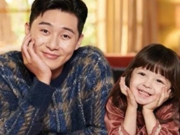 Park Seo Joon Tampil Menggemaskan Bersama Na Eun ‘Superman is Back’ di Iklan Brand Makanan
