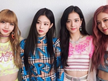 Siap Hibur Para Fans di Jakarta, Cantiknya Black Pink Dibalut Busana Kasual Saat Tiba di Indonesia