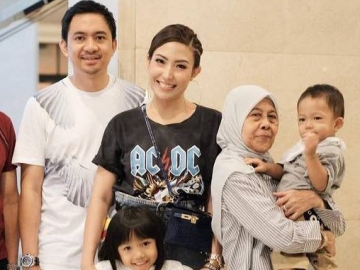 Kabar Duka, Ibunda Ayu Dewi Meninggal Dunia