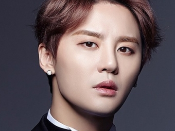 Tak Bisa Promosi Sebagai Penyanyi di Televisi, Junsu JYJ Nangis di Konser Solo