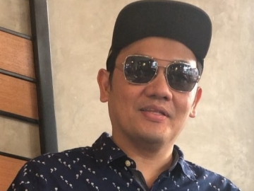 Tulis Soal 'Pengacara Kampung', Farhat Abbas Sindir Hotman Ditangkap di Luar Negeri