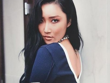 Hwasa Mamamoo Kenakan Busana Super Seksi Saat Tampil di MAMA 2018, Netizen Pro-Kontra