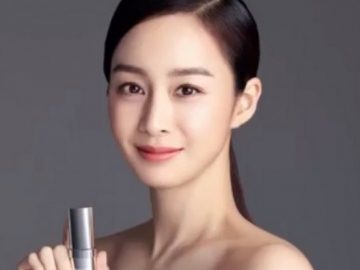Tampil Penuh Pesona di Iklan Terbaru, Kim Tae Hee Buat Netter Pangling Hingga Disebut Tambah Tua
