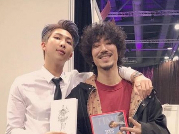 Bertemu di Backstage MAMA Hong Kong 2018, Tiger JK Ceria Foto Bareng RM BTS