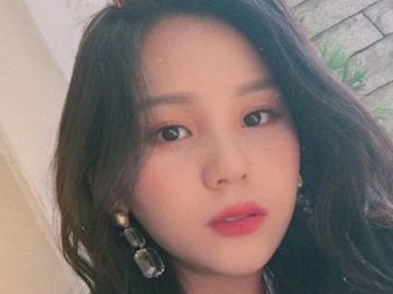 Umji G-Friend Makin Dewasa dan Super Cantik di Selca Terbaru, Netter: Terlalu Banyak Editan