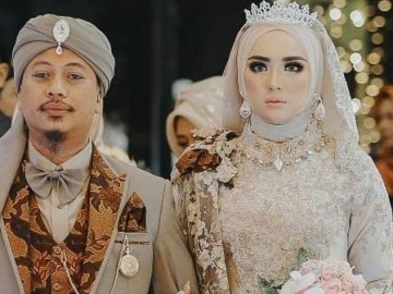 Intip Potret Opick dan Sang Istri Saat Bulan Madu, Netter: Nafsu Aja yang Digedein Pak