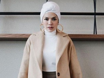 Bagikan 'Foto Baru' Tanpa Hijab, Nikita Mirzani Tuai Pro-Kontra