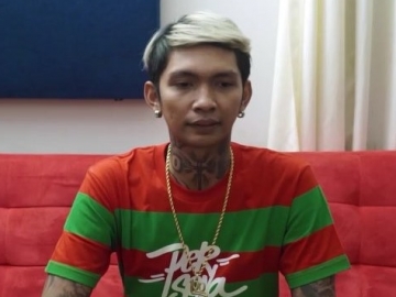 Dibully Gara-Gara Pacaran dengan Young Lex, Ini Balasan Revina VT