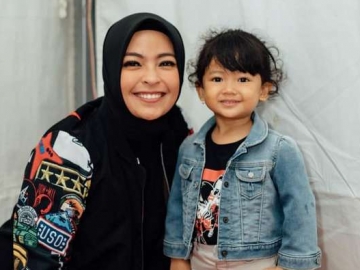 Belum Genap Tiga Tahun, Putri Tantri Kotak Sudah Mahir Ngevlog Bikin Warganet Kepalang Gemas