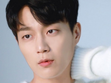 Libur Wamil, Yoon Doo Joon Sempatkan Nonton Konser dan Sapa Fans di Postingan Ini