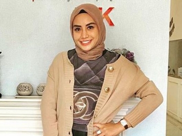 Rayakan Ultah Bareng Sahabat, Shinta Bachir Kedapatan Lepas Hijab