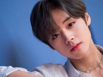 Gelar Fanmeeting Solo Perdana, Park Ji Hoon Tuai Dukungan dari Mantan Member Wanna One Lainnya