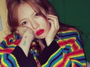 HyunA Buat Fans Cemas karena Unggah Foto yang Memperlihatkan Memar-Memar di Kakinya