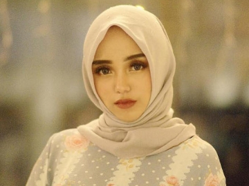 Putuskan Lepas Kerudung, Contek 10 OOTD Cantik Salmafina Sunan saat Masih Berhijab