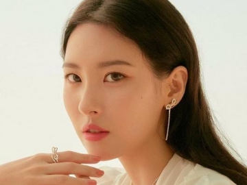 Pamerkan Sejumlah Obat Penghilang Rasa Sakit, Sunmi Tuai Beragam Komentar Netter