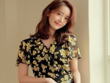 Tampil Cantik dengan Dress Bunga, Yoona Disebut Hadirkan Musim Semi Lebih Awal