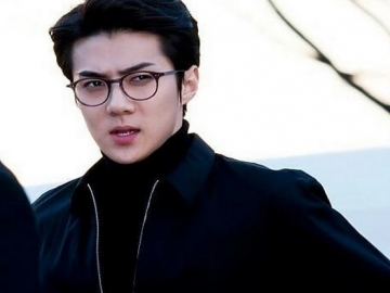 Bikin Fans Histeris, Sehun Pose Menggoda Sambil Masukan Jari ke Mulut