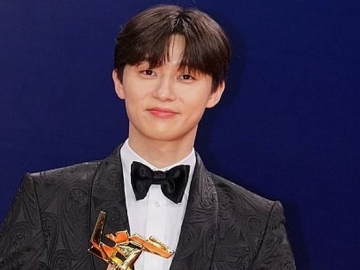 Park Seo Joon Pamer Penghargaan di Asian Film Awards, Fans Ngaku Super Bangga