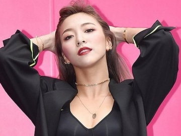 Pakai Celana Pendek dan Sport Bra Saat Hadiri Acara Fashion, Luna F(x) Banjir Hujatan