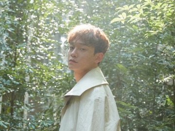 Pose di Tengah Hutan untuk Foto Teaser Album Solo, Chen EXO Bikin Fans Tak Sabar