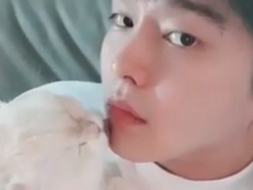 Kucing Kesayangan Meninggal, Yoon Kyun Sang Ungkapkan Perasaan Sedihnya di Instagram