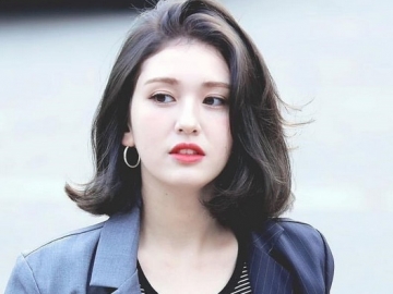 Jeon Somi Unggah Pose Nyentrik di Media Sosial, Netter Justru Bahas Perjalanan Kariernya