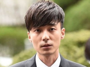 Penuhi Panggilan Polisi, Roy Kim Meminta Maaf Pada Keluarga dan Fans Karena Terlibat Kasus Grup Chat
