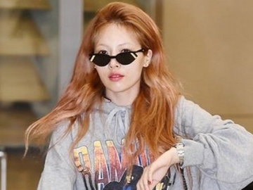 Tampil Kasual Pakai Baju Kebesaran Saat di Bandara, HyunA Dibilang Tiru Konsep E'Dawn