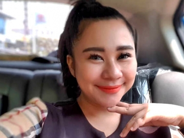 Tak Percayakan Anak Pertama Kepada Suster, Chiquita Meidy Belajar Lewat YouTube?