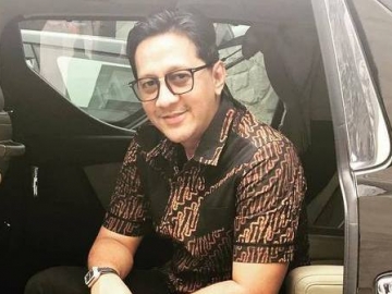 Usai 'Ricuh', Ustaz Adi Hidayat Akhirnya Buka Pintu Maaf untuk Andre Hingga Beri 'Hadiah' Ini