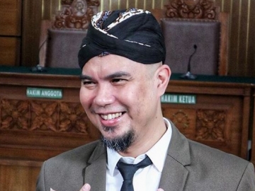 Ahmad Dhani Layangkan 'Pukulan' untuk Seorang Menteri, Netter Malah Asyik Lontarkan Ledekan