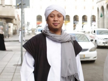 Tak Boleh Main-Main, Opick Beberkan Syarat dan Cara Merawat Rambut Nabi Muhammad SAW