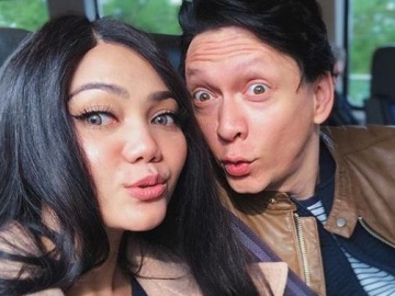 Rina Nose dan Sang Kekasih Pamer Ciuman di 'Comedy Traveler', KPI Langsung Beri Teguran Keras