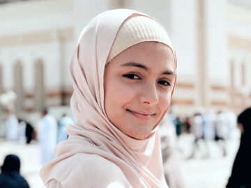 Sedih Akan Tinggalkan Makkah, Amanda Rawles Dipuji Setinggi Langit
