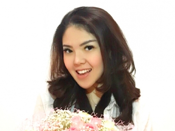 Lolos Jadi Wakil Rakyat, Tina Toon Titip Pesan Manis Untuk Artis Caleg yang Gagal