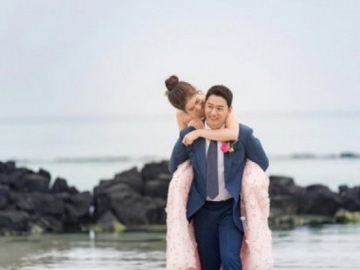 Unggah Foto Prewed Super Mesra, Netter Salfok dengan Cantiknya Istri Joo Jin Mo