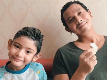 Aib Istri Terus Diungkit Galih Ginanjar, Sonny Septian 'Bungkam' dengan Foto Hangat Bareng Anak Tiri