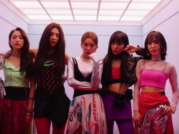 Tampil Seksi Nan Menawan di Majalah, Red Velvet Sebut Koreo Lagu 'Zimzalabim' Paling Sulit
