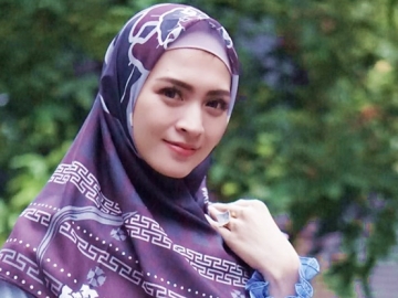 Dipuji Makin Cantik Pasca Berhijab, Donita Akui ‘Parno’ Netter Komentari Hal Ini