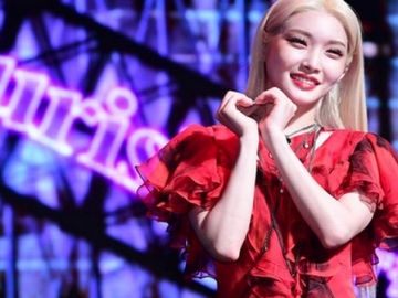 Tampil Blonde Nan Energik di Lagu Comeback 'Snapping', Chungha Dieluh-eluhkan Netter