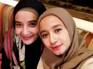 Zaskia Sungkar Pamer 'Wajah Jelek' Bareng Laudya Cynthia Bella, Netter Kompak Sebut 'Gagal Total'