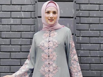 'Gantungkan' Baju Syar'i, Mulan Jameela Kini Gemar Kenakan Dress Dituding Jiplak Gaya Maia Estianty