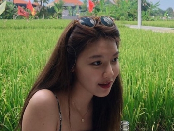 Santai di Pinggir Sawah, Begini Potret Serunya Liburan Sooyoung SNSD di Bali