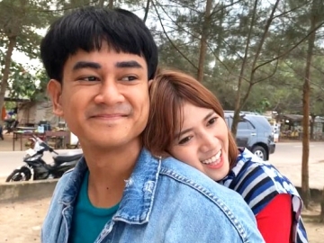 Chika Jessica ‘Mewek’ di Pelukan Dwi Andhika, Ada Apa?