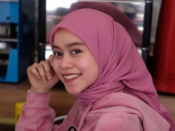 Ultah ke-20, Wajah Lesti Andryani Malah Disebut Mirip Muzdalifah