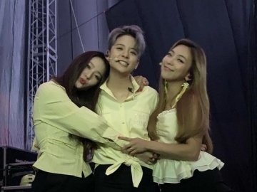 Ceria Foto Bersama di Backstage Konser SMTOWN Jepang, f(x) Ucapkan Terima Kasih Pada Fans