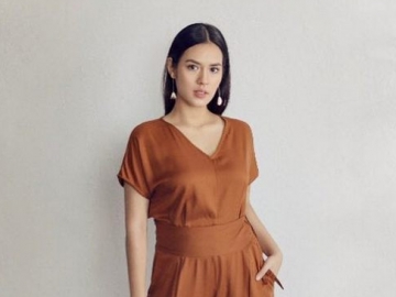 Raisa Kembali Terciduk 'Hengpon Jadul', Aksi Sigap Pinggirkan Stroller Malah Bikin Ngakak