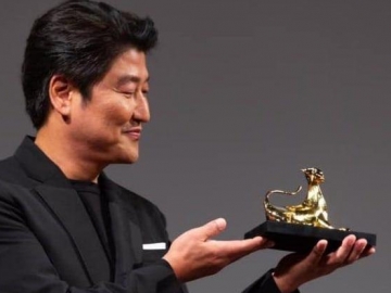 Song Kang Ho Jadi Artis Asia Pertama Terima Penghargaan di Locarno Film Festival