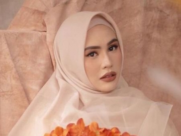 Kartika Putri Pemotretan Bareng Dua Bumil 'Centil', Paras Ayu Saat Terlelap Disebut Bak Bidadari